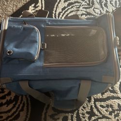 small pet carrier 
