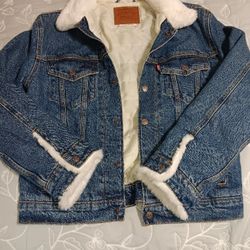 Levi's womens Fur Collar Ex-boyfriend Trucker Jackets