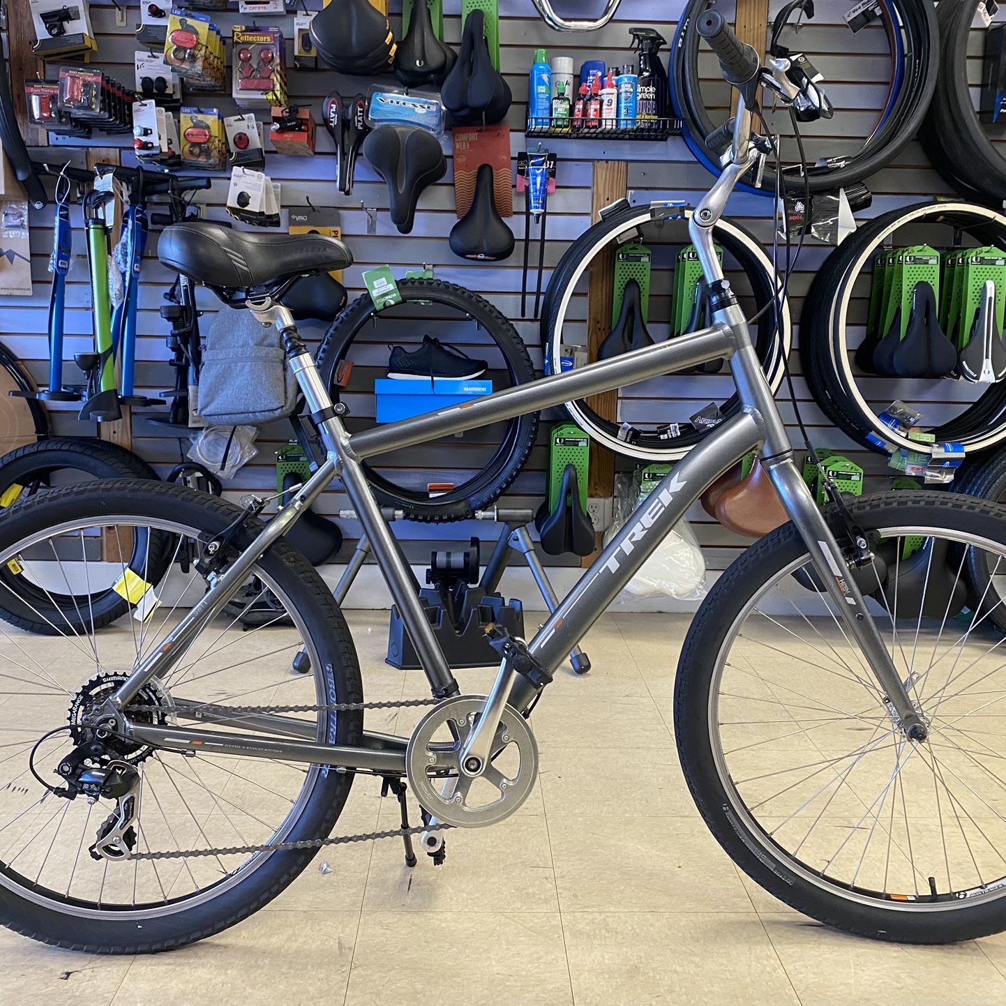 schwinn 21 speed bicycle Schwinn Midtown 21 Speed Hybrid(white and blue) - Cycling West