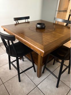 Dining table set