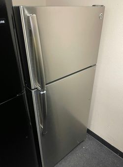 Stainless Steel Top Freezer Refrigerator