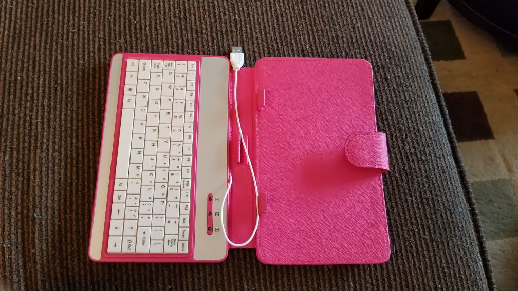 Pink keyboard for tablet