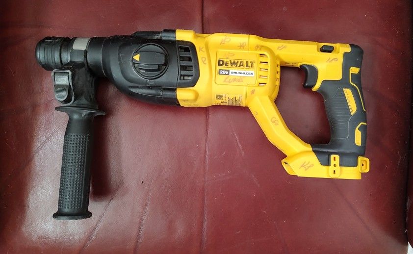 
(Brand Rating: 4.5/5)

20V MAX Cordless Brushless 1-1/8 in. SDS Plus Concrete and Masonry Rotary Hammer

