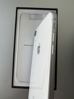 Iphone XR White 64GB ANY CARRIER for Sale in Chula Vista, CA - OfferUp