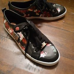 Shoes Size 8
