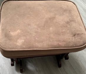 Gliding Ottoman