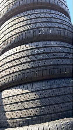 215/50/17 Michelin set de Tires con 80% de vida las 4