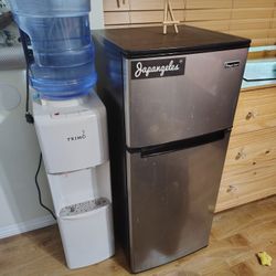 Magic Chef Mini Fridge