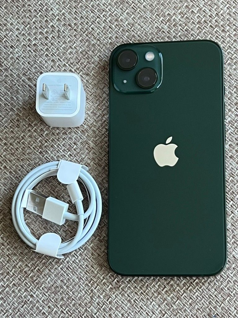 iPhone 13 , 128GB  , UNLOCKED  , Excellent Condition 