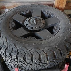 Jeep Wrangler JK 5 Lug Universal Fit Wheels And Tires