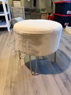 Vanity chair