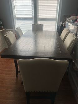 6’ Dining Table w/ extra middle extension