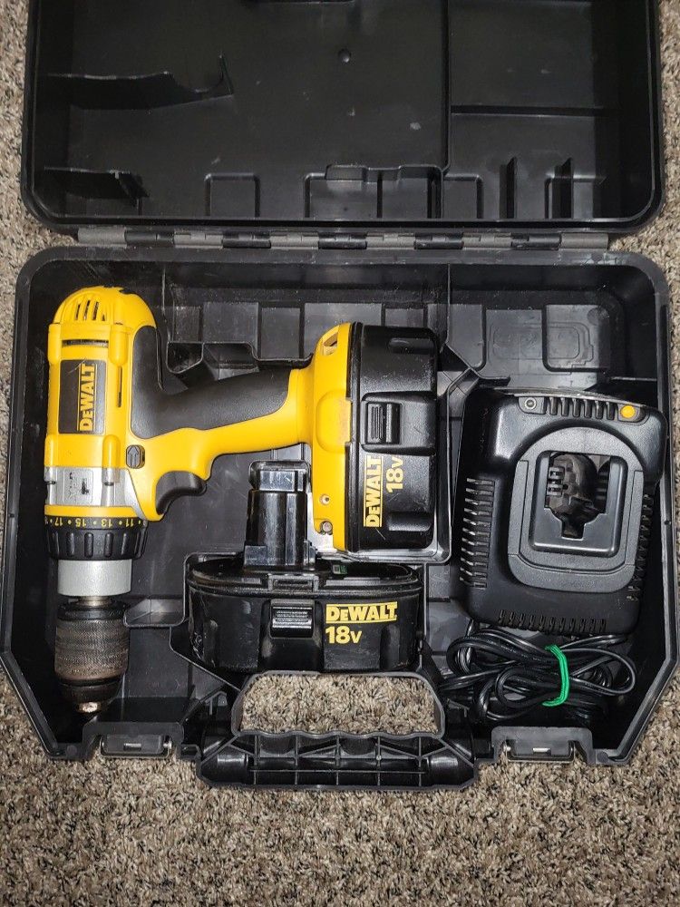 DEWALT 18-VOLT-XRP HAMMER DRILL SET WITH CASE 2 BATTERIES AND CHARGER INCLUDED FOR SALE