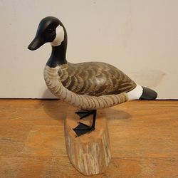 Small Goose Sculpture 