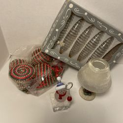 Christmas Decor Ornament Lot