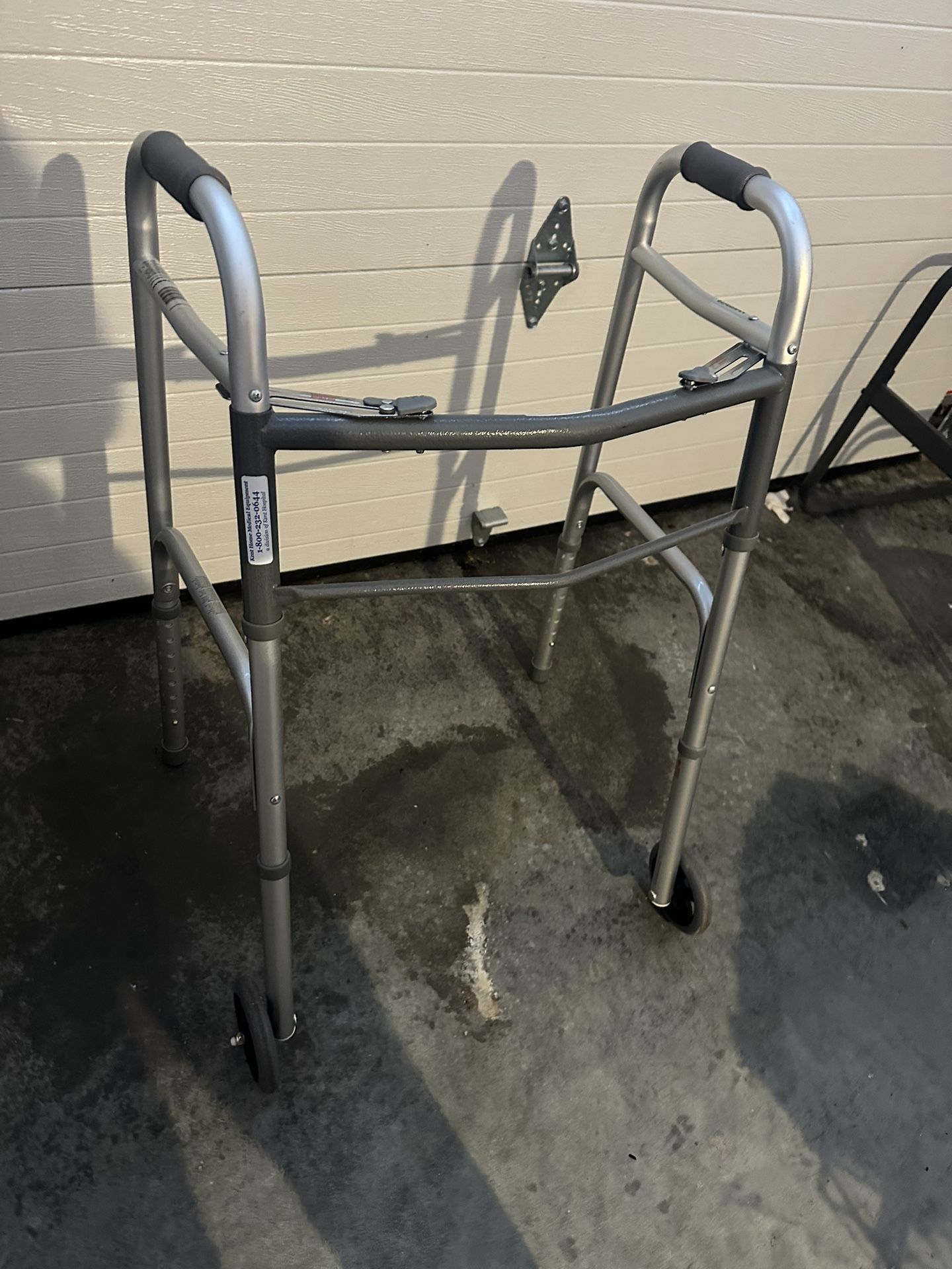 Walker With Wheels