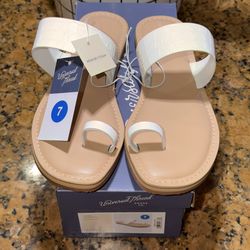 Universal Thread  white Slide Toe-Ring Sandals all size 6-to-11