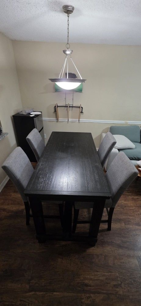 Ashley Furniture Jeanette Counter Height Table Set