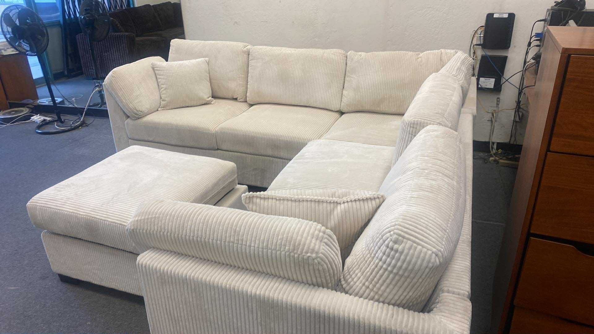 New Sectional Couch with Ottoman! Free Delivery 🚚! Free Assembly! 