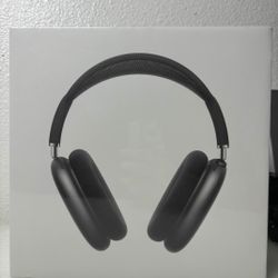 Apple AirPods Max - Space Gray (Excellent Condition)
