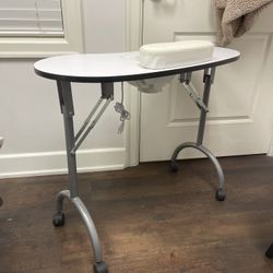Portable Nail Table