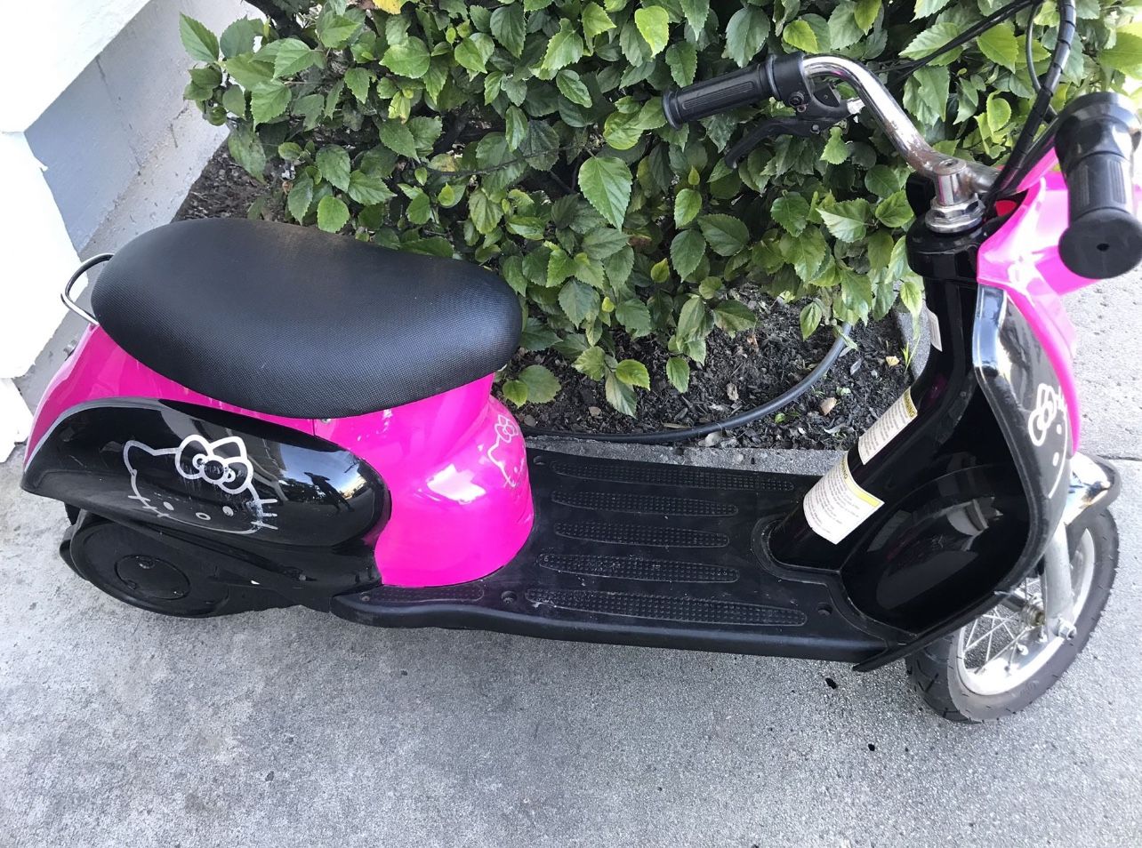 PENDING Hello kitty Electric Scooter Moped