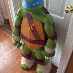 Colossal Leonardo 4 Foot Tall Cash Only