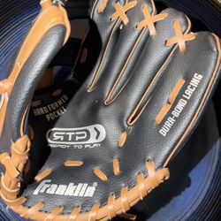 Kids Baseball Or Softball Catchers  Mitten 