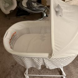 Free Baby bassinet 