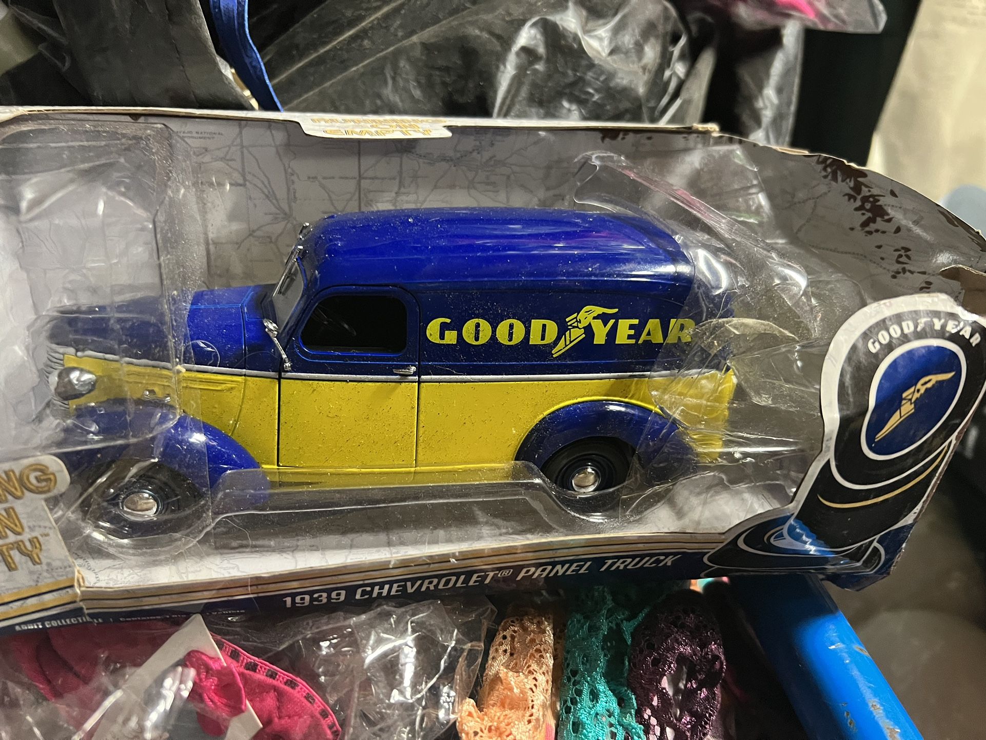 15 dollars damaged box car collection toy car 🚘