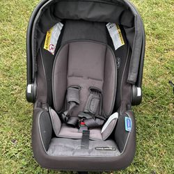 Infant Graco Car Seats