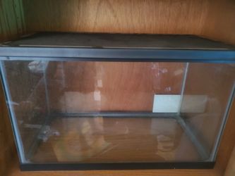 20 Gallon Fish/ Reptile Tank With Screen Top