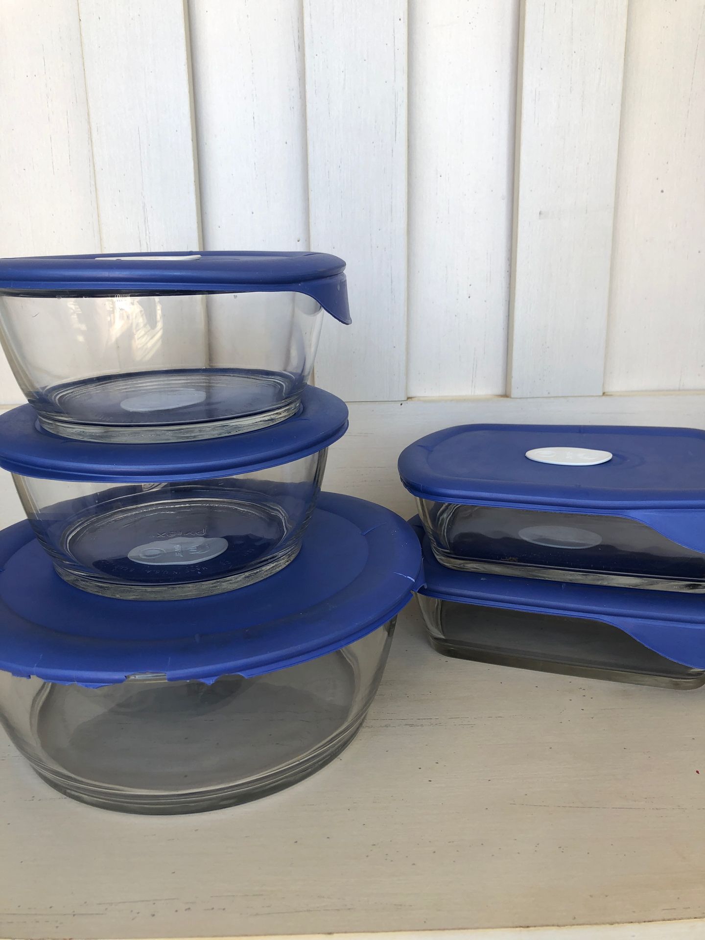 Pyrex storage with vent lids