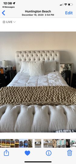 Queen Ivory tufted Bed