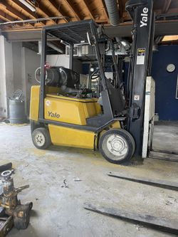 Forklift