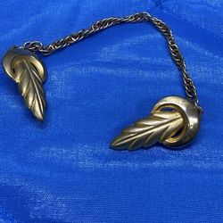 Vintage Gold Tone Leaf Sweater Clip Cardigan Guard Chain Retro Jewelry