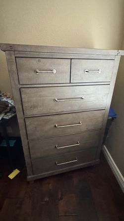 Ashley’s Dresser/Drawer/Chest