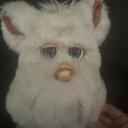 2005 Furby Marshmallow White and Cream