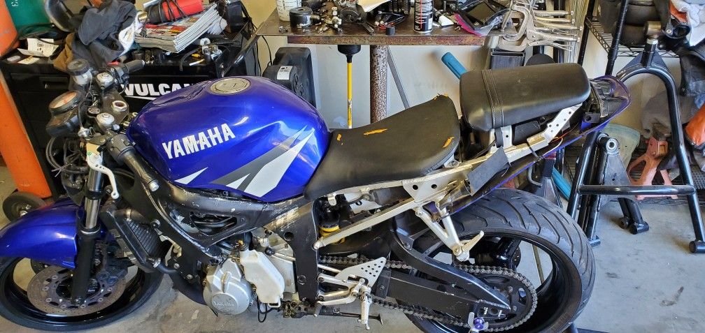 2000 Yamaha r6