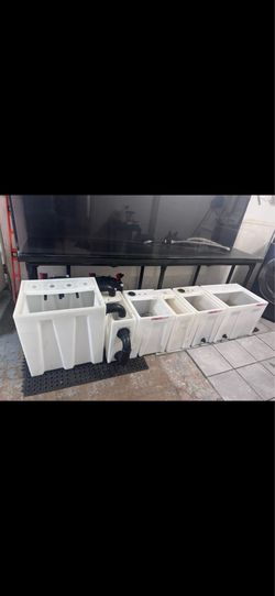 Seamless aquarium sump