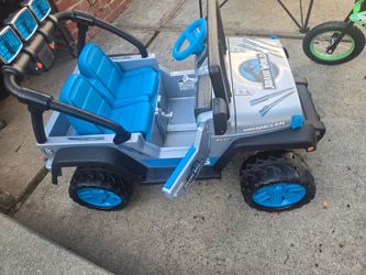 Power Wheels Jeep Wrangler Jurassic World