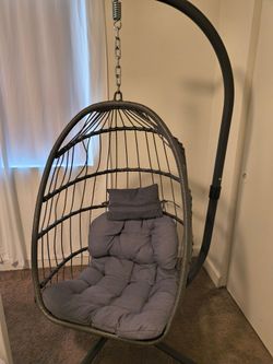Hanging Wicker Egg Swing Chair