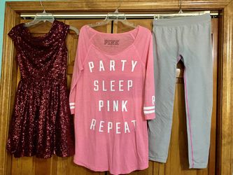 Woman’s Juniors  Xs Clothing Lot Bundle 