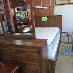 4 Piece Bedroom Set