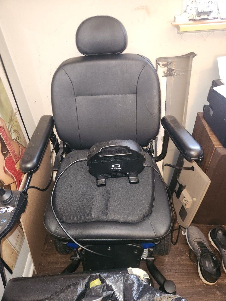 Quantum J4 Mobility Chair