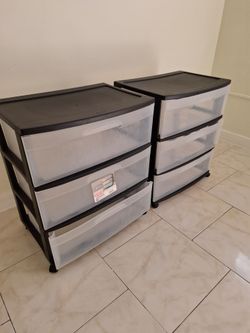 (2) Plastic containers