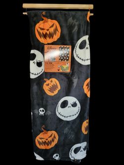 Disney Nightmare Before Christmas Throw 50x70in  - Skulls