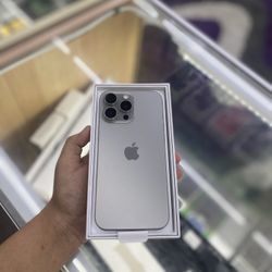 iPhone 16 Pro Max Unlocked