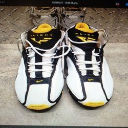 Nike Flight Basketball Shoes – Black/White/Yellow (Men’s