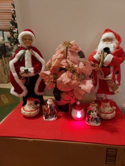 CHRISTMAS IN JULY BRAND NEW MR AND MRS SANTAS PLUS EXTRAS